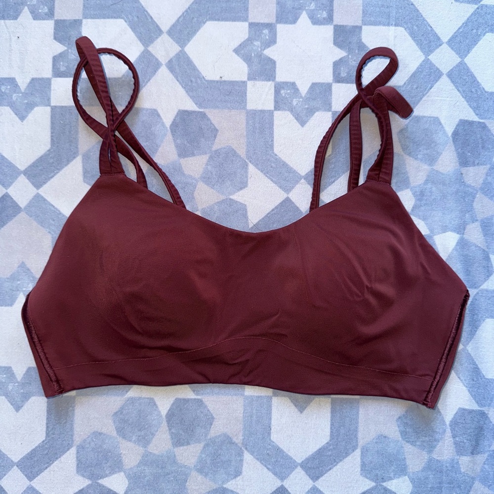 Lululemon Like a Cloud Bra B/C (size 6 without tags)